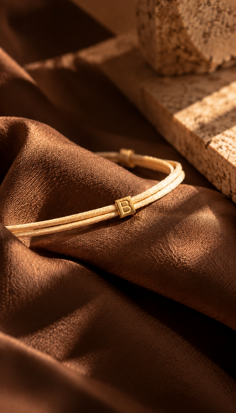 Le Minimal Initial Bracelet